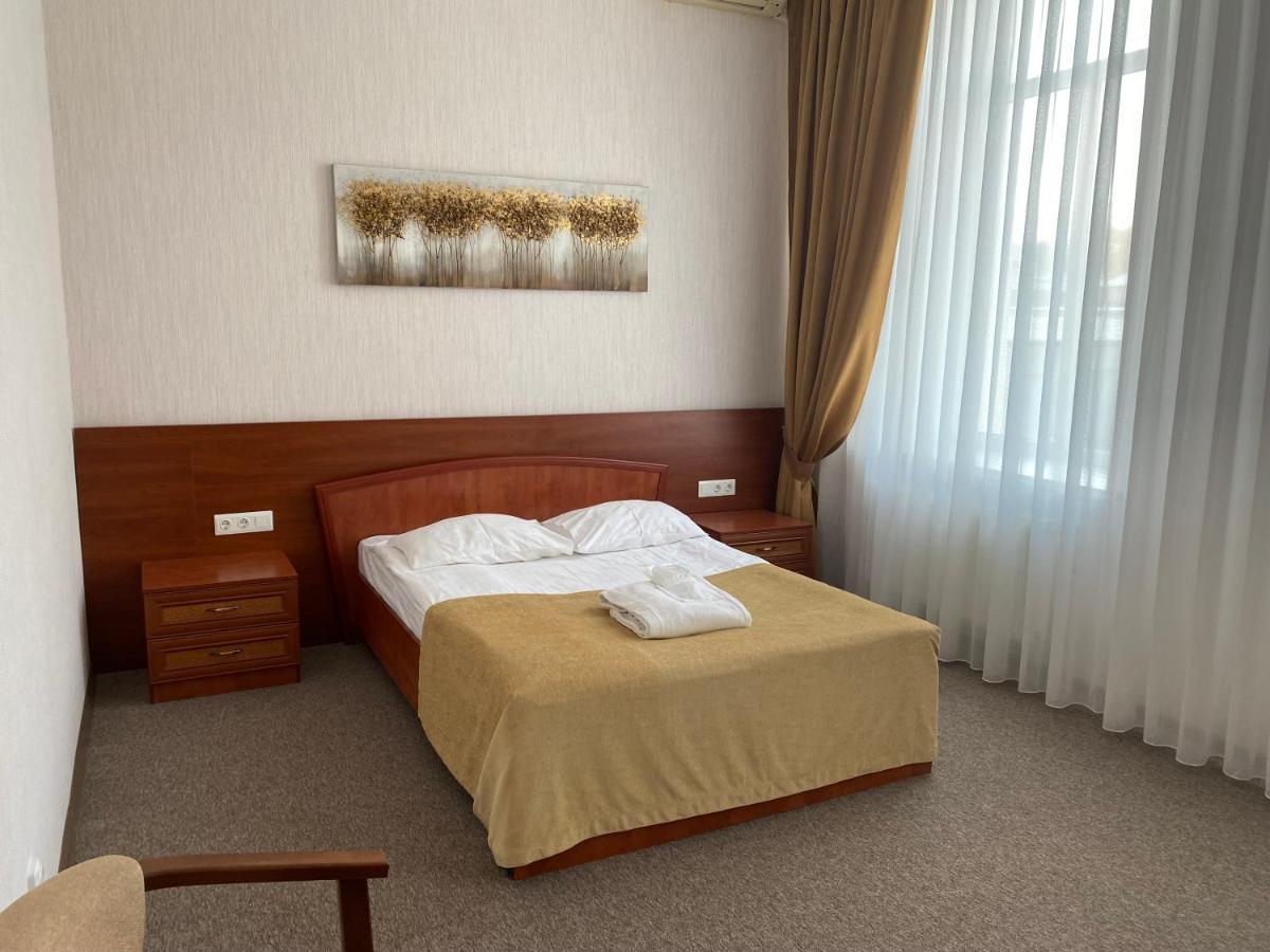 Alexandrovskiy Hotel Mykolaiv Dış mekan fotoğraf