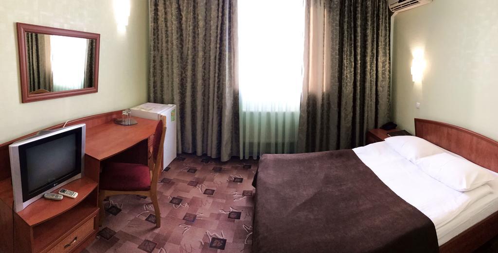 Alexandrovskiy Hotel Mykolaiv Dış mekan fotoğraf