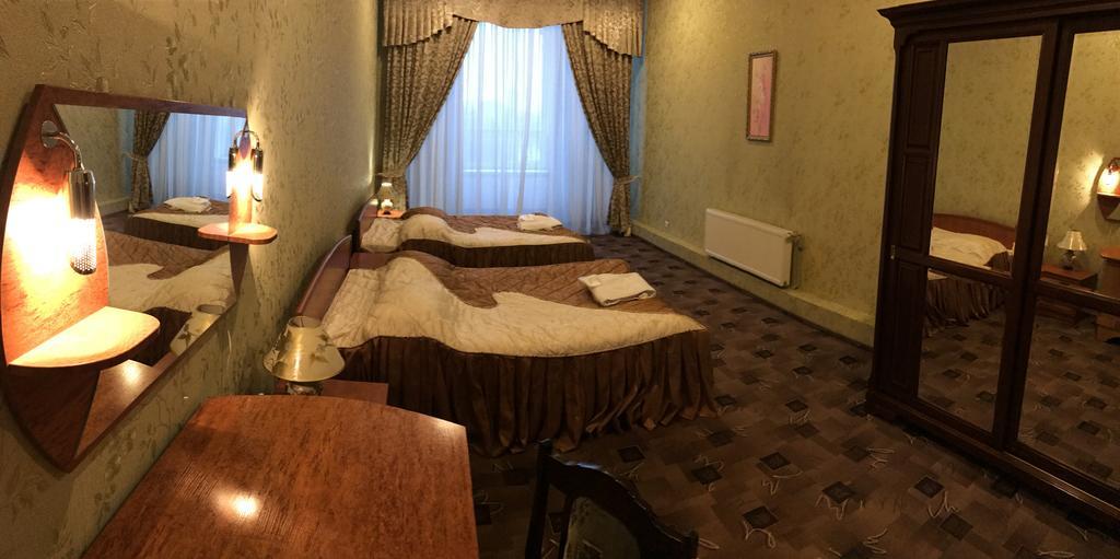 Alexandrovskiy Hotel Mykolaiv Dış mekan fotoğraf